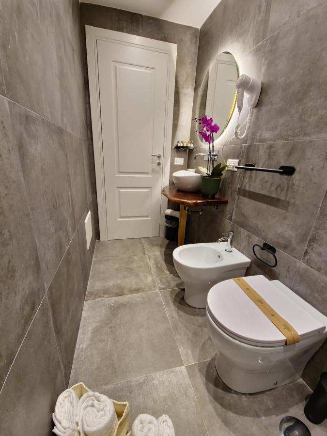 Borgo Dei Miracoli Hotel เนเปิลส์ ภายนอก รูปภาพ
