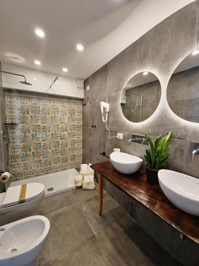 Borgo Dei Miracoli Hotel เนเปิลส์ ภายนอก รูปภาพ