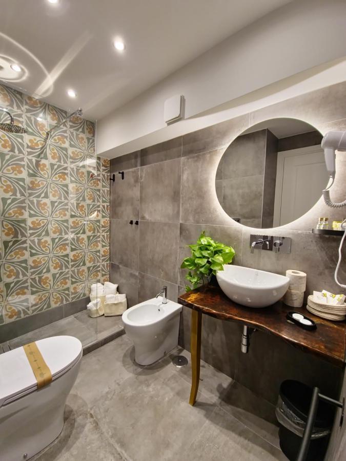 Borgo Dei Miracoli Hotel เนเปิลส์ ภายนอก รูปภาพ